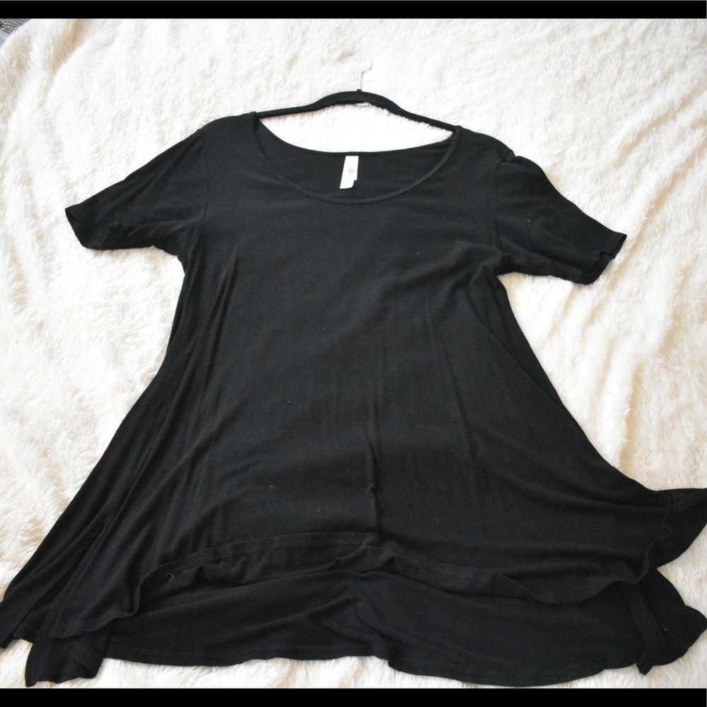 Solid black perfect tee